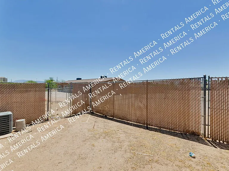1366 N Riverview Blvd — Photo 7