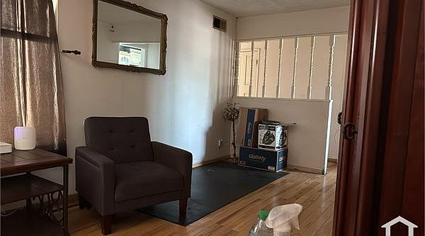 1st image of 4715 N Fircroft Ave #2