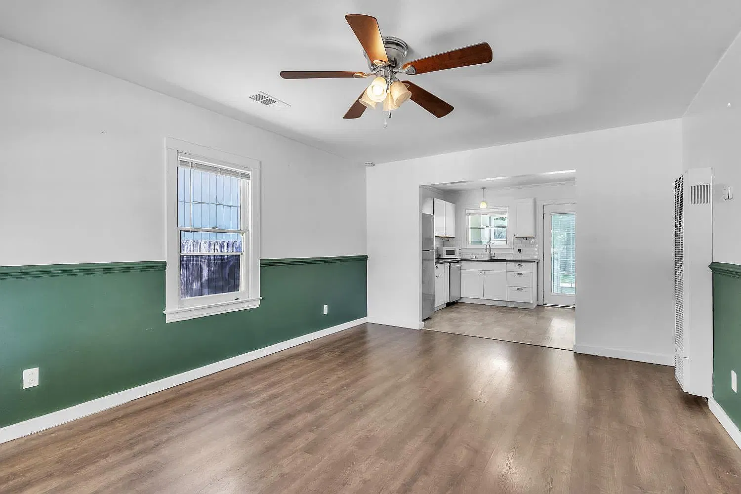 2 bed, 756 sqft, $2,400 — Photo 4