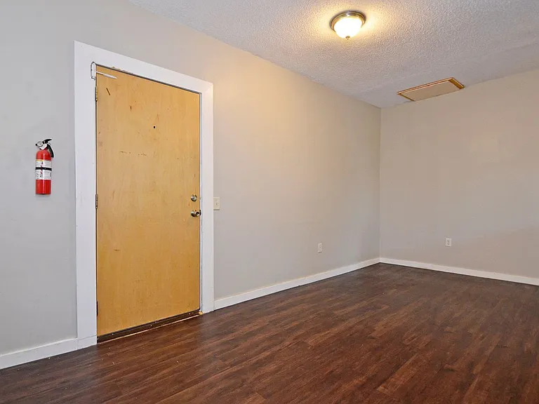 602 N Mendota St #7 — Photo 6