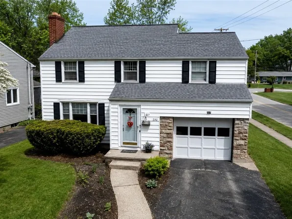 202 Biltmore Dr, Rochester, NY 14617