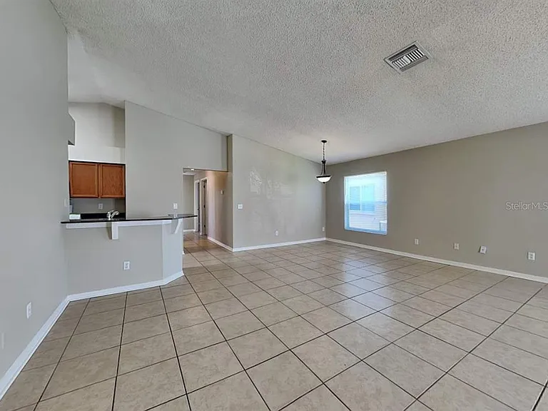 3131 Mapleshade St — Photo 2