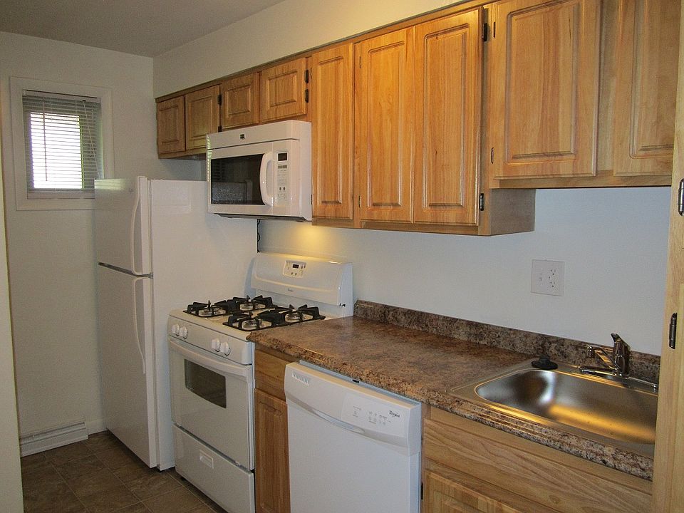 2nd image of 2539 Steele Rd