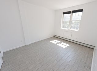 27-57 Crescent St #B2, Astoria, NY 11102