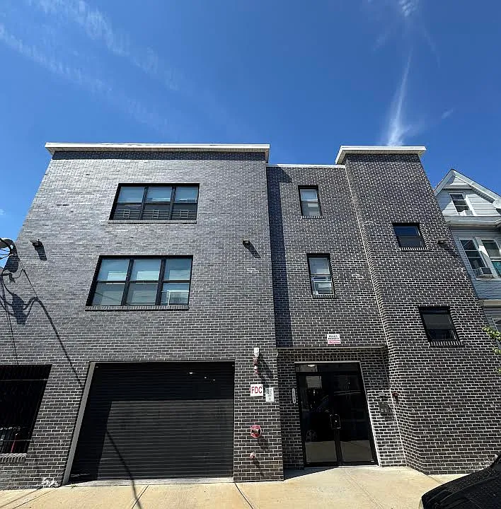 133 Pearl St