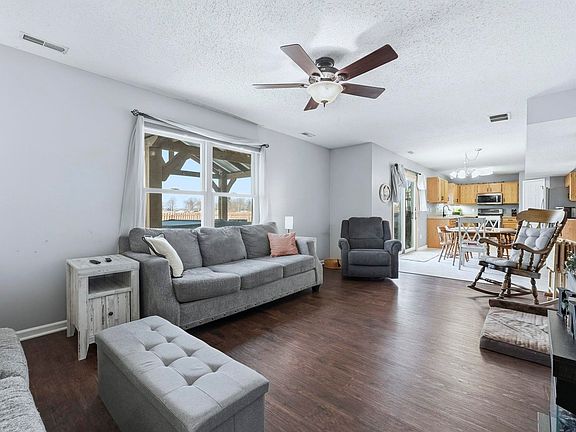 4th image of 4318 Castle Rock Dr