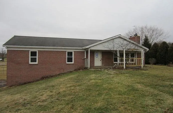 172 Grant St photo 1