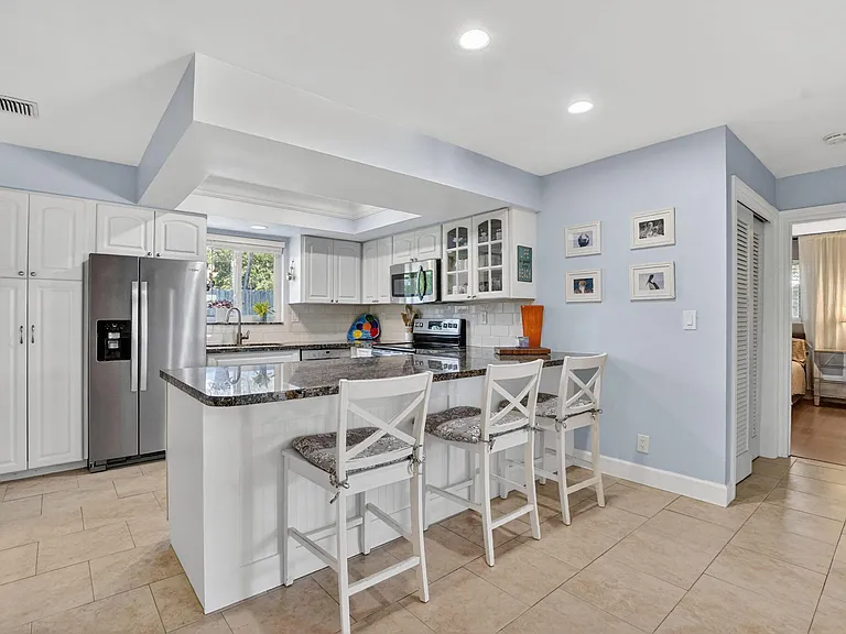 807 SW 3rd St — Photo 19