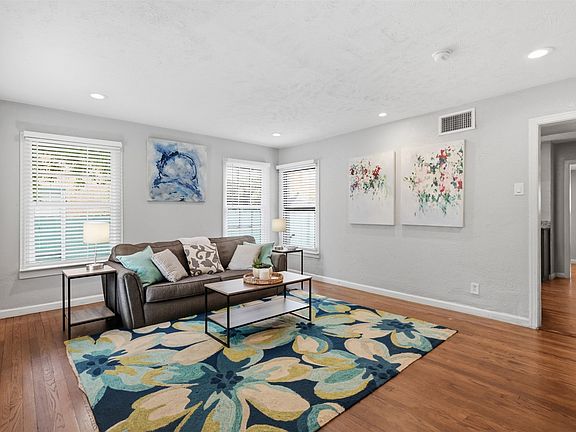 3rd image of 610 Winston St