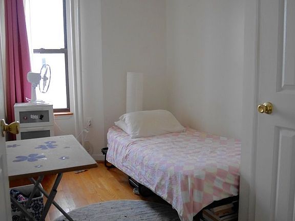 4th image of 136 McKibben St APT 10
