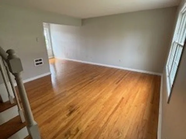 700 Skyline Cir