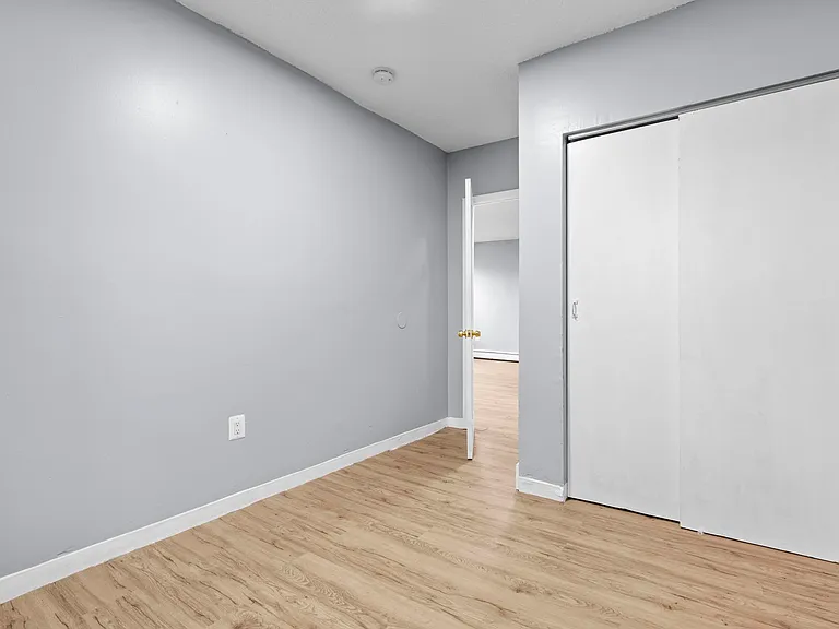 26-28 Lawrence St #26-5 — Photo 11