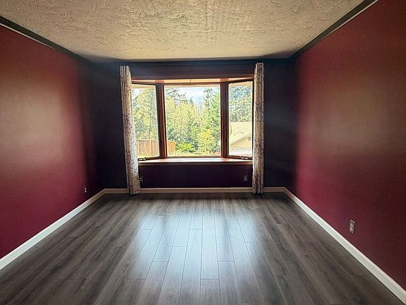 4th image of 2611 Park Forest Dr
