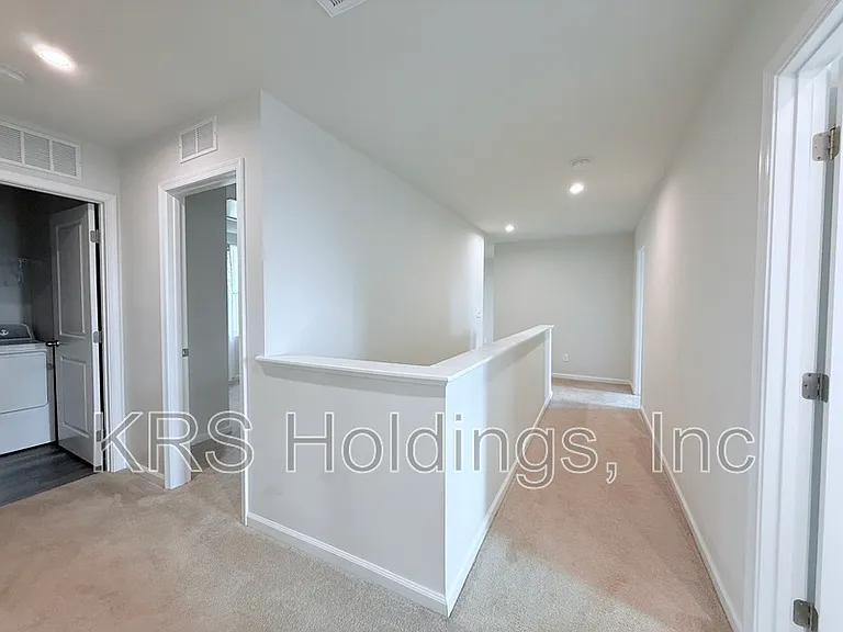 379 Hunting Wood Dr — Photo 28