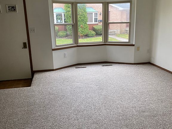 4th image of 38 Lantern Ln #38