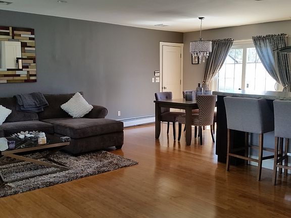 3rd image of 916 Birmingham Ave