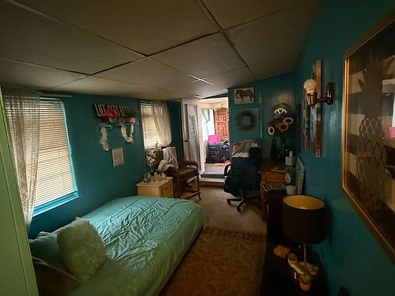 4th image of 131 Wunder St