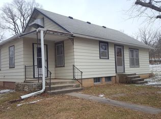 702 W Market St, Steamboat Rock, IA 50672