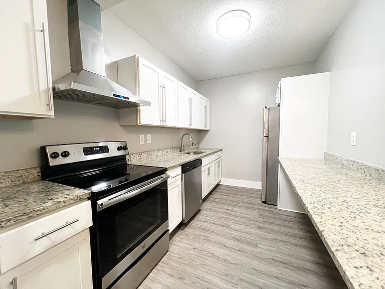 Cove West Hartford — Photo 8