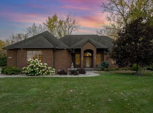 1235 Ivy Leaf Ct, Essexville, MI 48732
