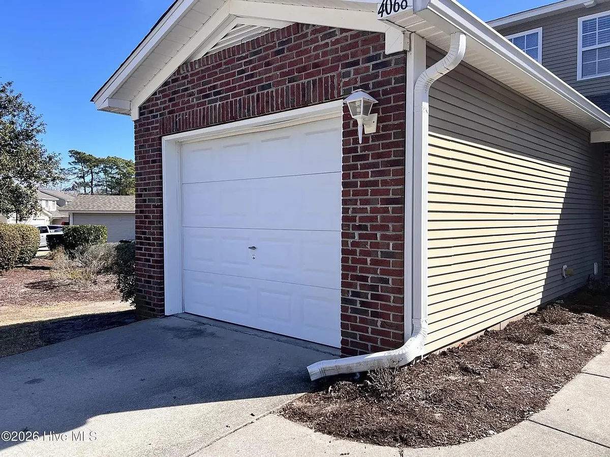 Building Photo - 4068 Winds Ridge Dr