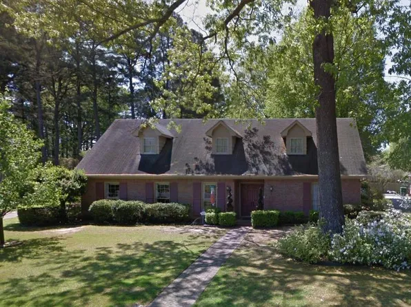 2504 Beau Monde St, Pine Bluff, AR 71603