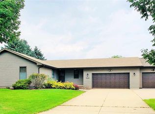 2965 E Enderby Ln, Green Bay, WI 54311