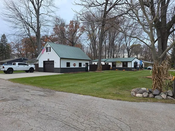 406 Lincoln Dr, Bay City, MI 48706