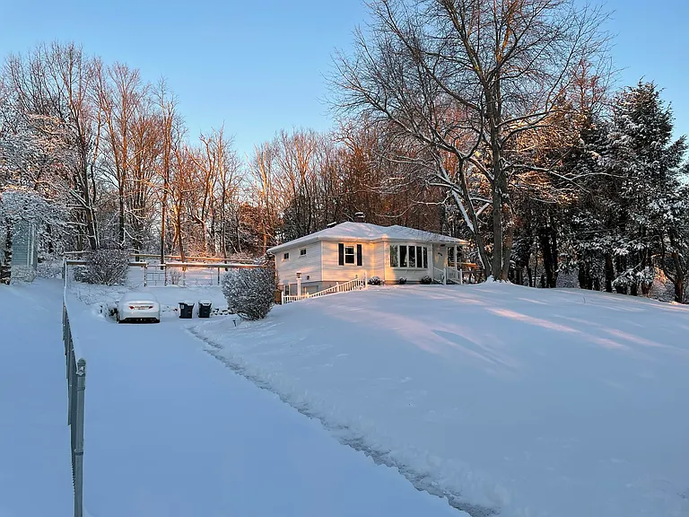 4 Maplewood Dr — Photo 6
