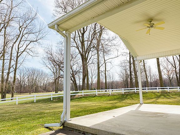 4th image of 6445 Black Diamond Ln