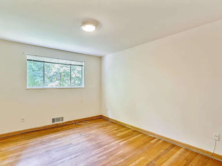 10412 Montrose Ave #202 — Photo 20