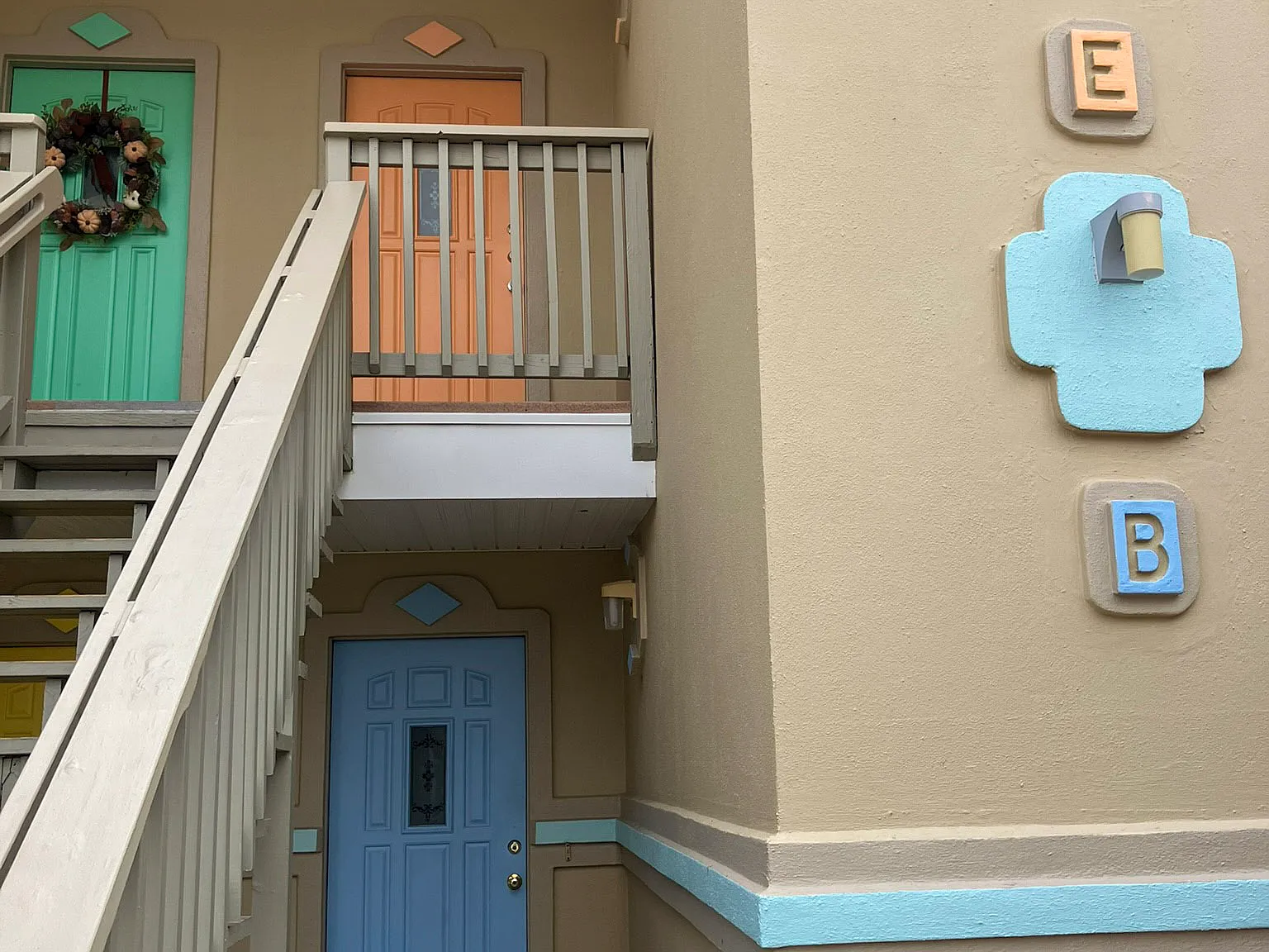 3 bed, 1236 sqft, $1,900 — Photo 2