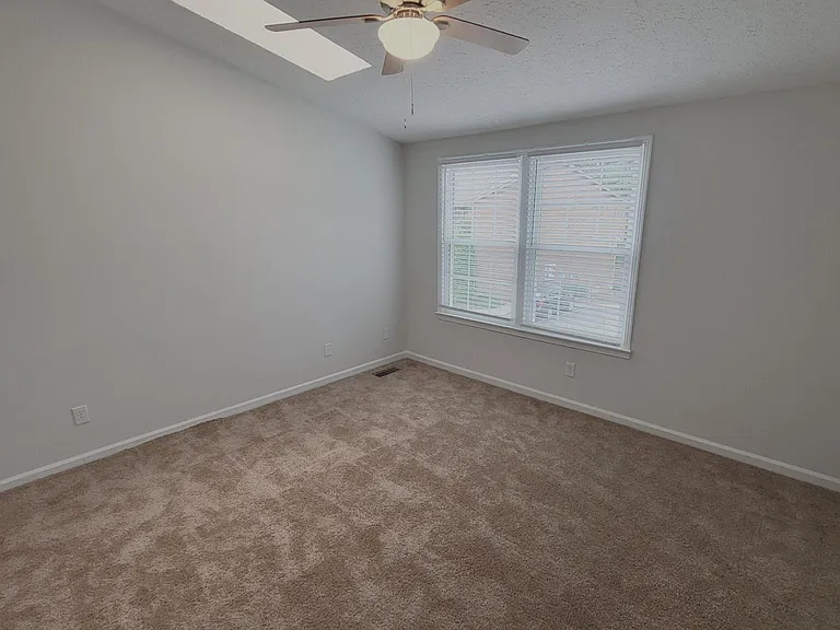 301 Hickory Pl — Photo 36