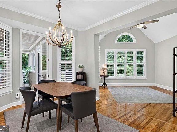 4th image of 4850 Grandview Trce NE