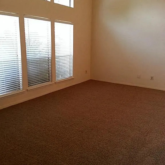 1907 Liberty Point Ln — Photo 11