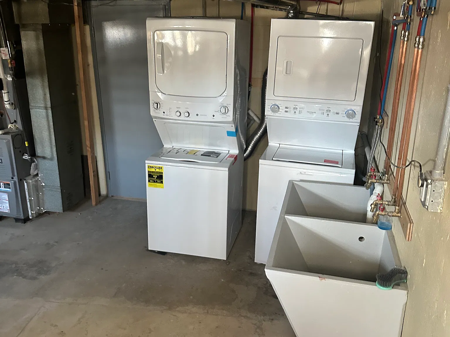 2 bed, 1050 sqft, $1,850 — Photo 1