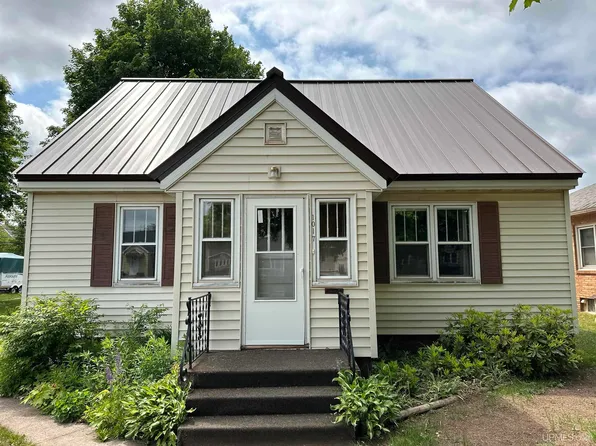 1017 Pine St, Negaunee, MI 49866