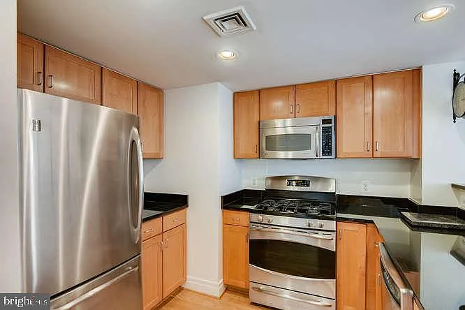414 Water St #1903 — Photo 6