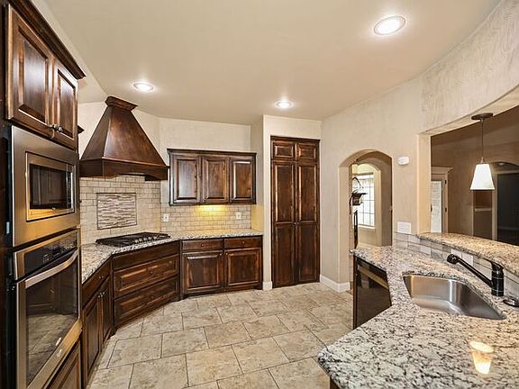 3rd image of 7407 Jacksonhole Dr
