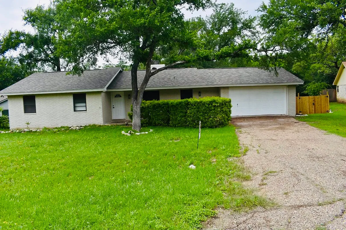 Building Photo - 257 Woodland Trl