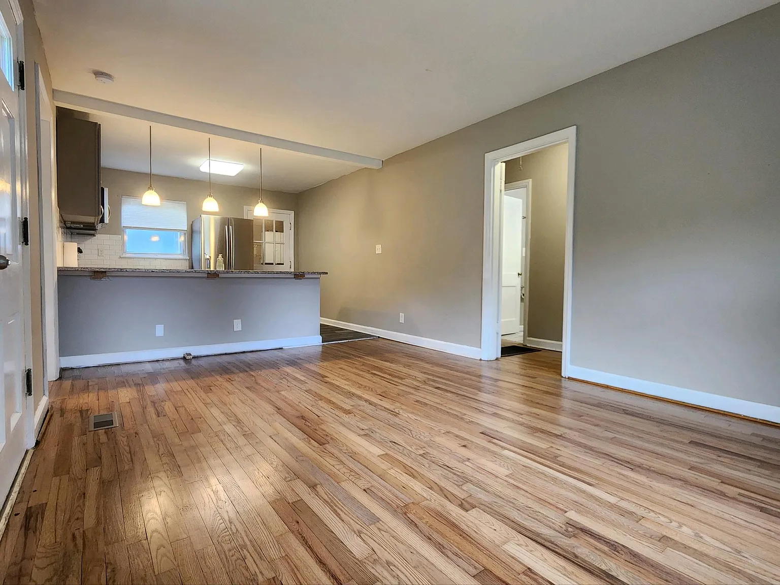 3 bed, 1000 sqft, $1,495 — Photo 3