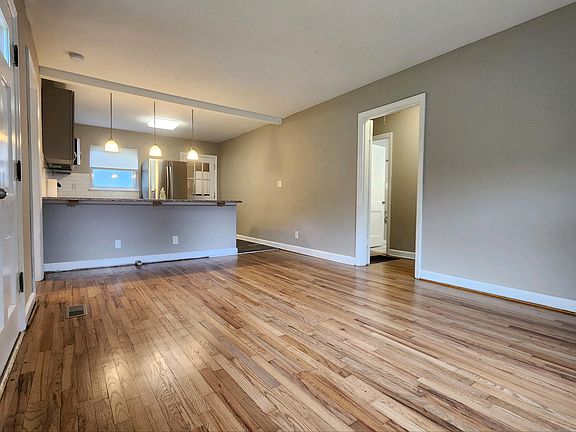 3rd image of 1517 Lillian Ln