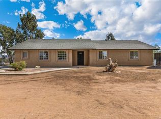 13181 Farmington St, Oak Hills, CA 92344