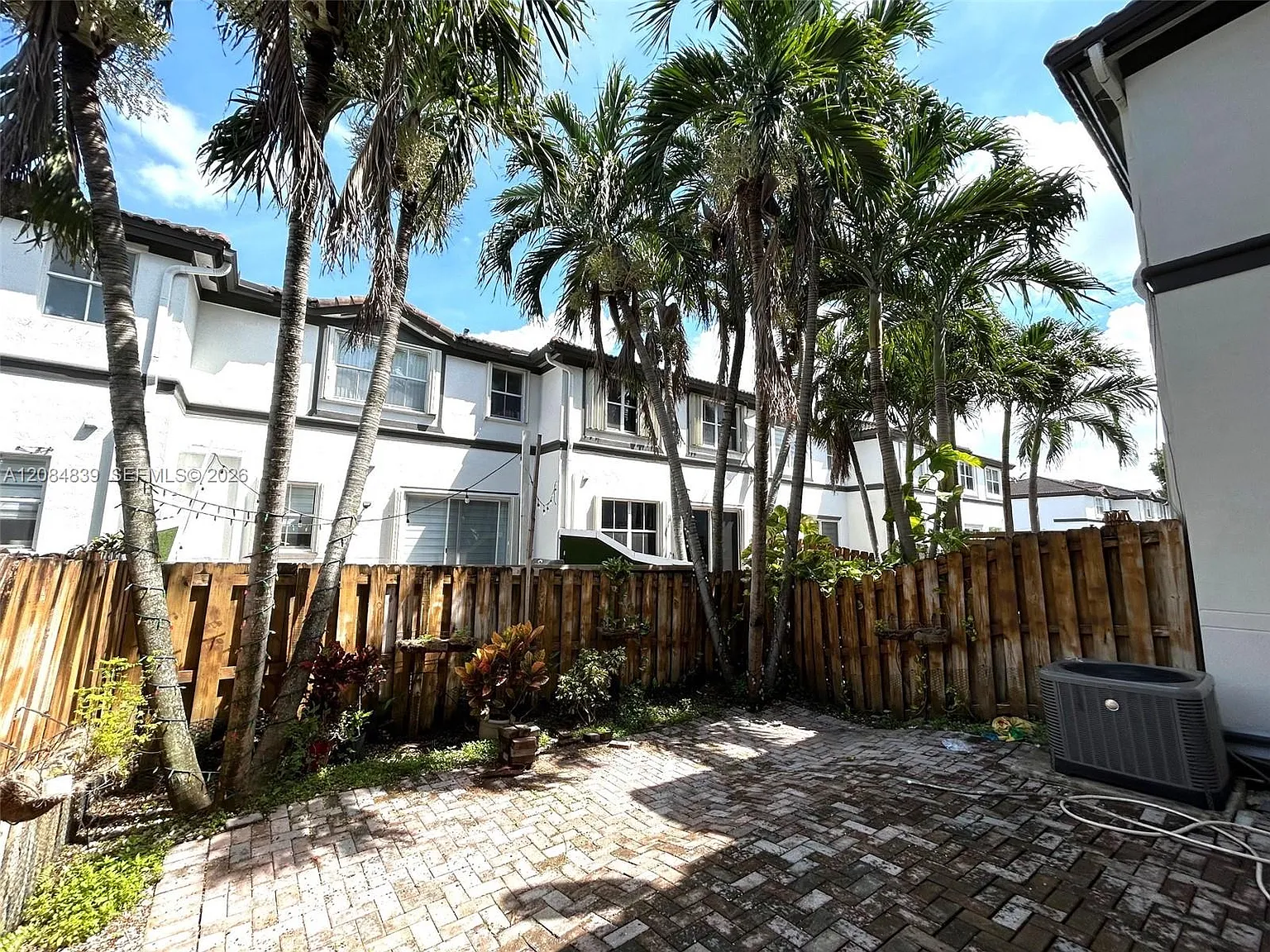 Windward — Photo 4