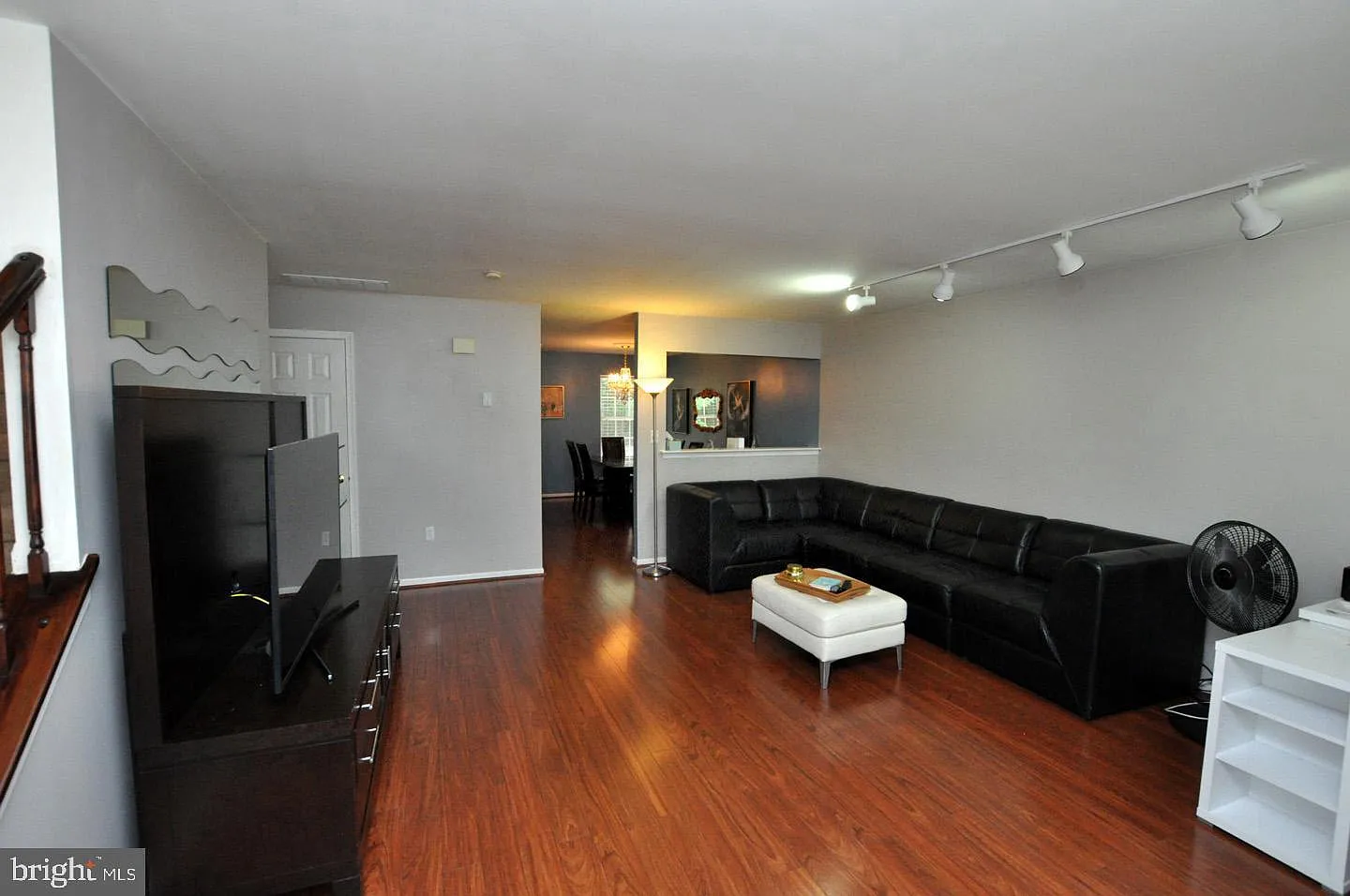 2 bed, 2.5 bath, 1360 sqft, $2,400 — Photo 3