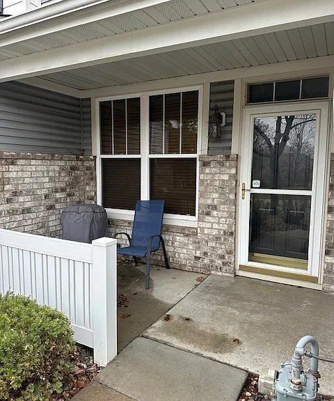 9613 Linden Ln N — Photo 3