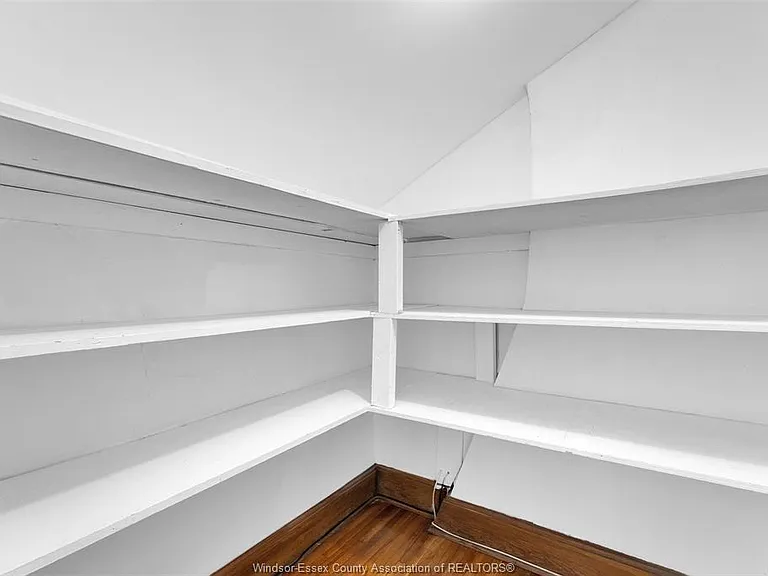 1451 Ouellette Ave #UPPER — Photo 22