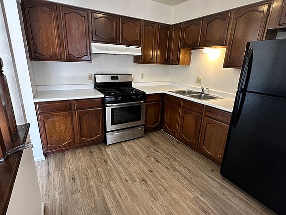 3rd image of 2803 E 22nd St APT C