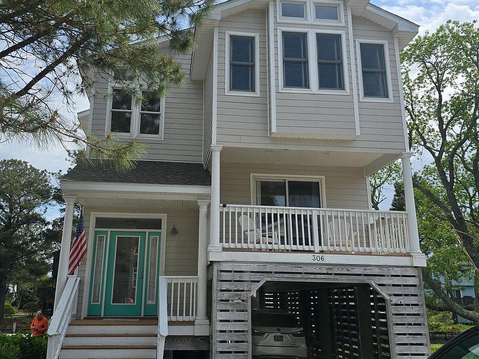 1st image of 306 W 8th St