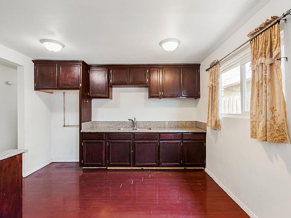 4th image of 10417 Kalmia St #10417